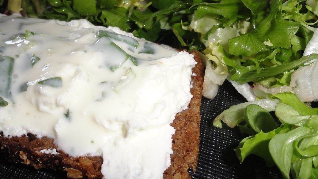 Brotaufstrich mit Quark-&auml;hnlichem Kefir � das Rezept ist einfach!