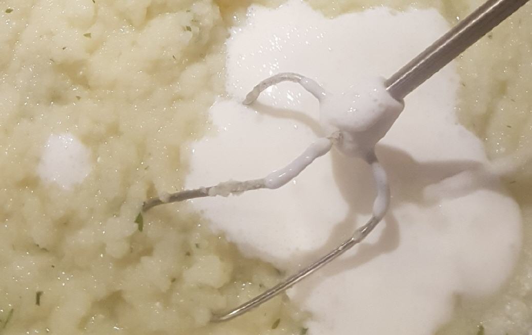 Hier entsteht Kartoffelbrei - wir nutzen Kefir f&uuml;r dieses k&ouml;stliche Essen.